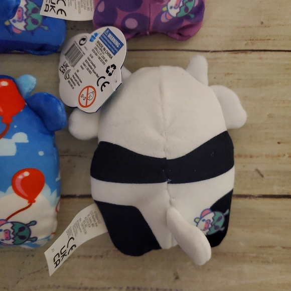 Lot of 4 Cows vs Aliens 4" Bean Filled Cow Plush #'s 001, 005, 007, 011 - Picture 9 of 10